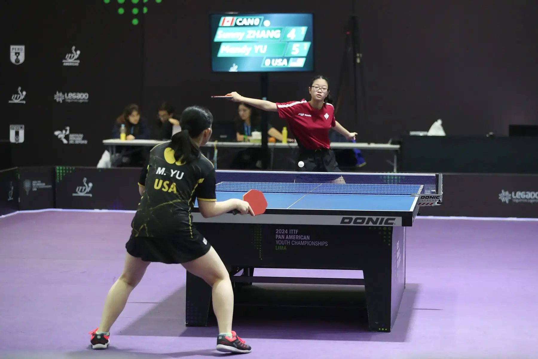 Sunny Zhang ( Canada) y Mady Yu ( Estados Unidos).
Los mejores tenismesistas juveniles del continente participan  en el Campeonato Panamericano Juvenil Lima 2024, el cual es clasificatorio al Mundial de la categoría que se realizará en noviembre en Suecia.
Foto : ANDINA/ Lino Chipana.