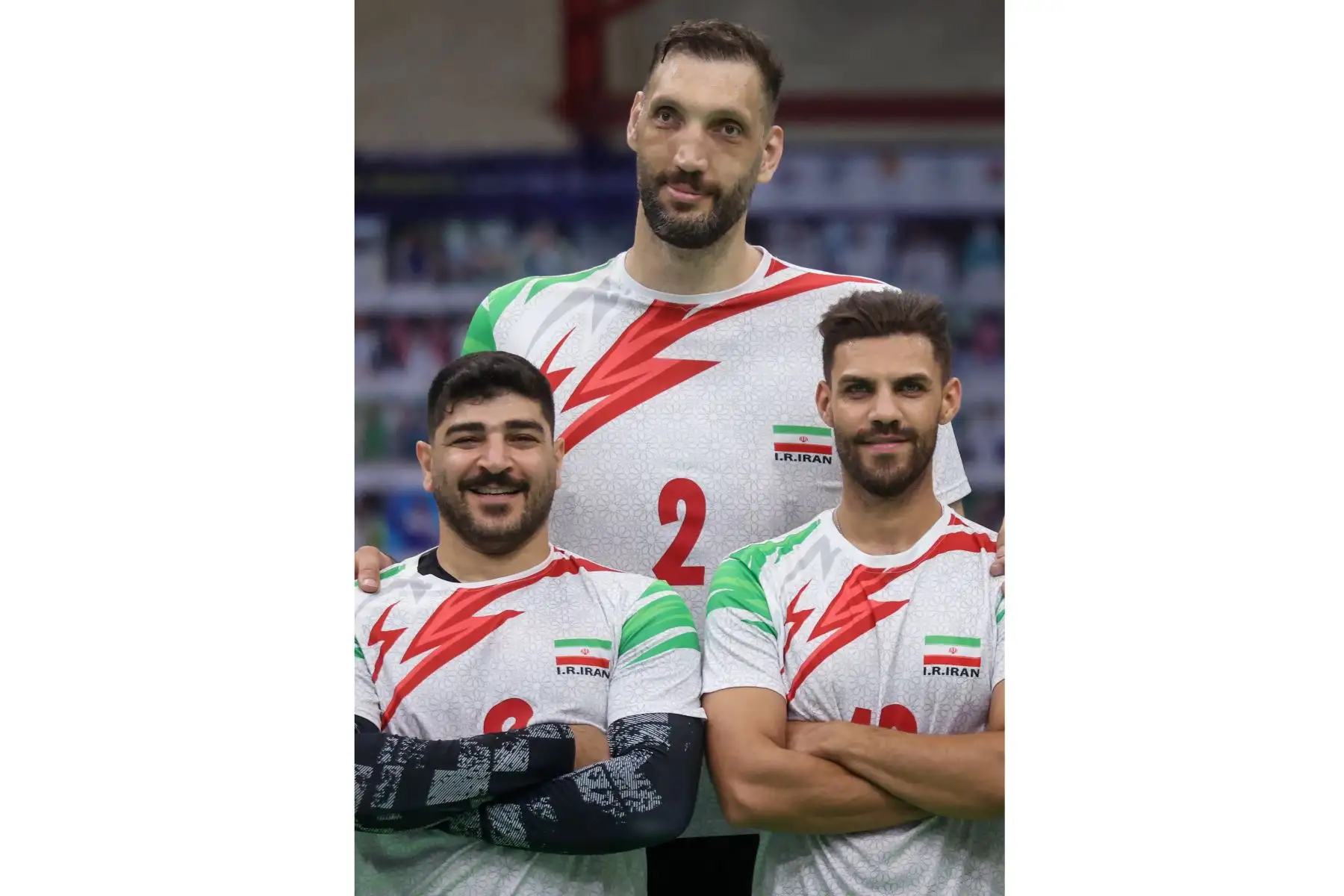Con 2.46 metros de altura, Morteza Mehrzadselakjani no solo es el segundo hombre vivo más alto del mundo, sino también una estrella del voleibol sentado.
Foto: AFP