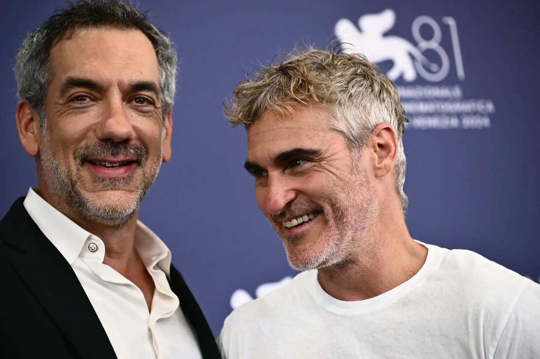"Es la única forma que los personajes tienen para expresarse", explicó por su parte Phoenix, que repite como este personaje de cómic que le valió su primer Óscar en 2020. Foto: AFP