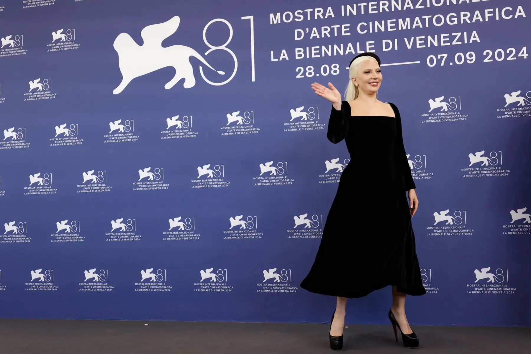 Gaga, que en la rueda de prensa prefirió ser llamada por su nombre de pila, Stefani, se sumó al proyecto después de que la primera parte la "emocionara" por su mirada a "los incomprendidos de la sociedad" (precisamente ella es la 