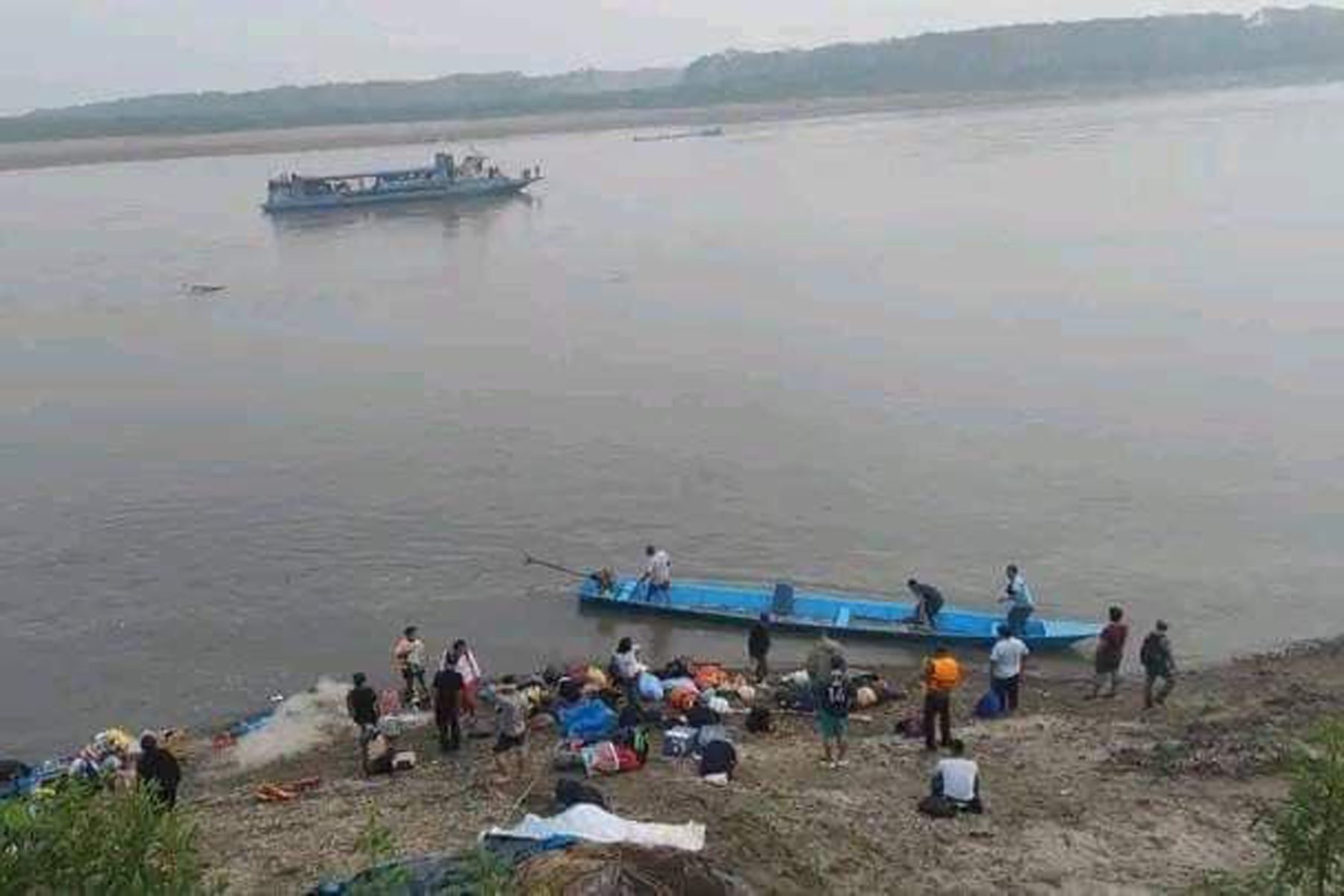 Seis personas fallecidas ha dejado el naufragio en la madrugada de hoy de una embarcación que partió del puerto de Ucayali, de la provincia de Coronel Portillo, región Ucayali, hacia la ciudad de Atalaya, y según las informaciones la nave impactó con un tronco sumergido.