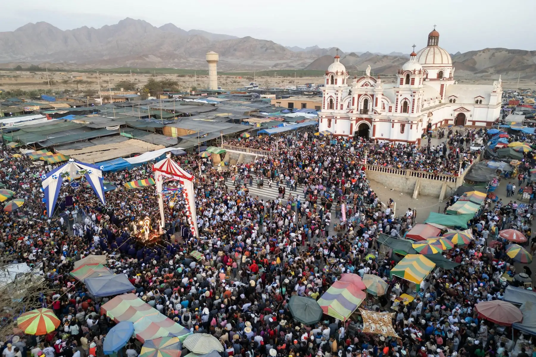 La tradicional y fervorosa festividad religiosa en honor a la santísima Virgen del Rosario de Yauca, en el distrito de Yauca del Rosario, en la provincia y región Ica, se iniciarán el próximo 26 de setiembre con las tradicionales novenas. Foto: ANDINA/Genry Bautista