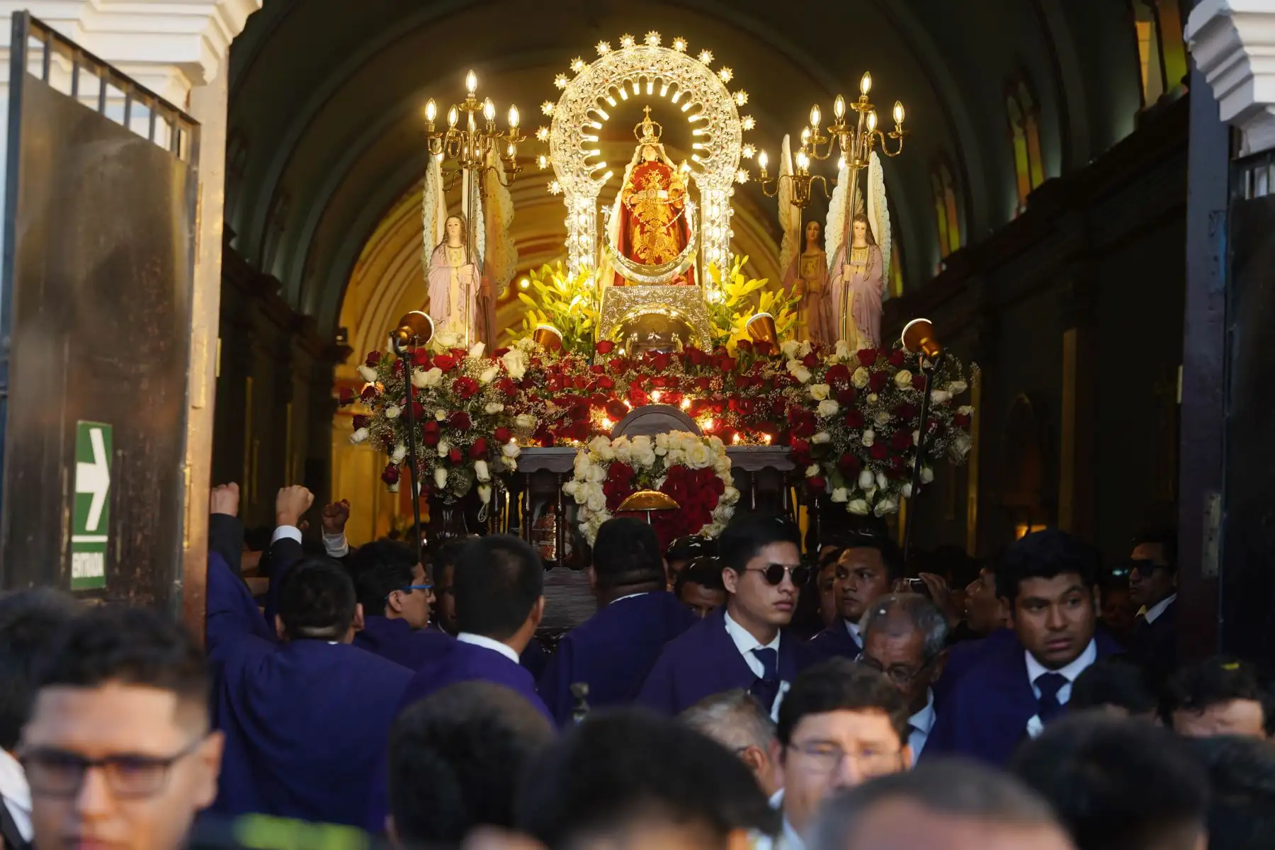 Sostuvo que esta festividad religiosa se celebra desde hace más de 320 años desde el hallazgo de una pequeña escultura de la virgen en el desolado desierto de Yauca en octubre de 1701. Foto: ANDINA/Genry Bautista