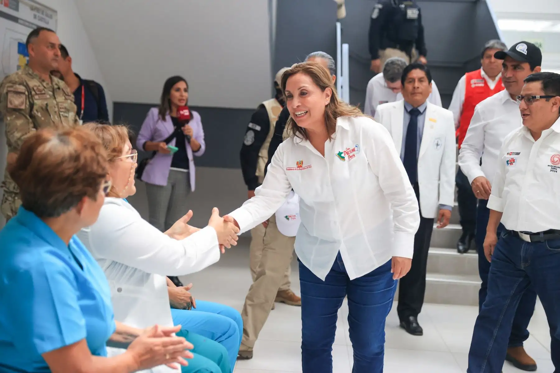La presidenta de la República, Dina Ercilia Boluarte Zegarra, inauguró la nueva infraestructura del Centro de Salud Castilla I-4 en la región Piura, en donde estuvieron presente ministros de Estado, autoridades locales y personal de salud. Foto: ANDINA/Presidencia
