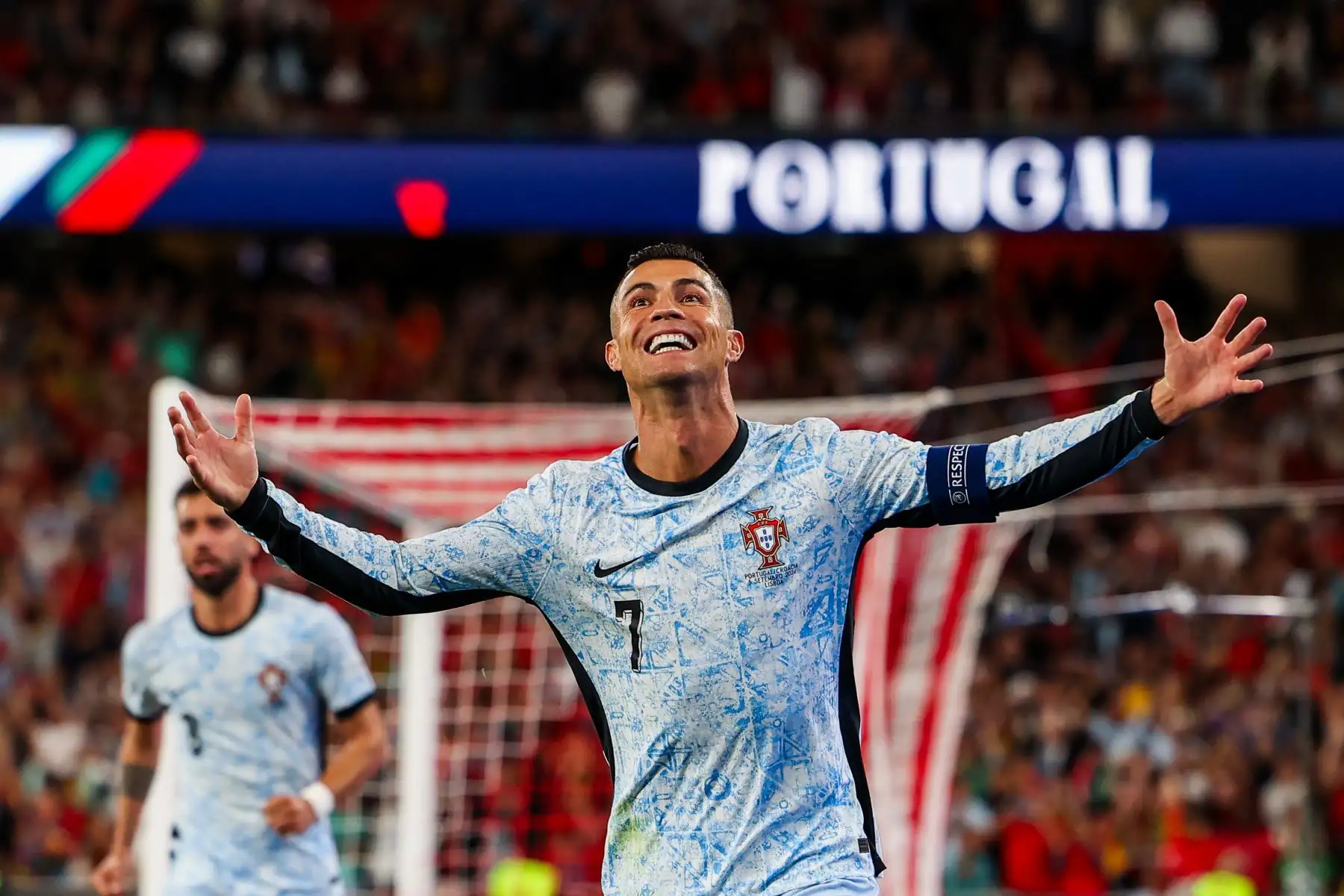 Cristiano Ronaldo celebra su gol 900. Foto: EFE