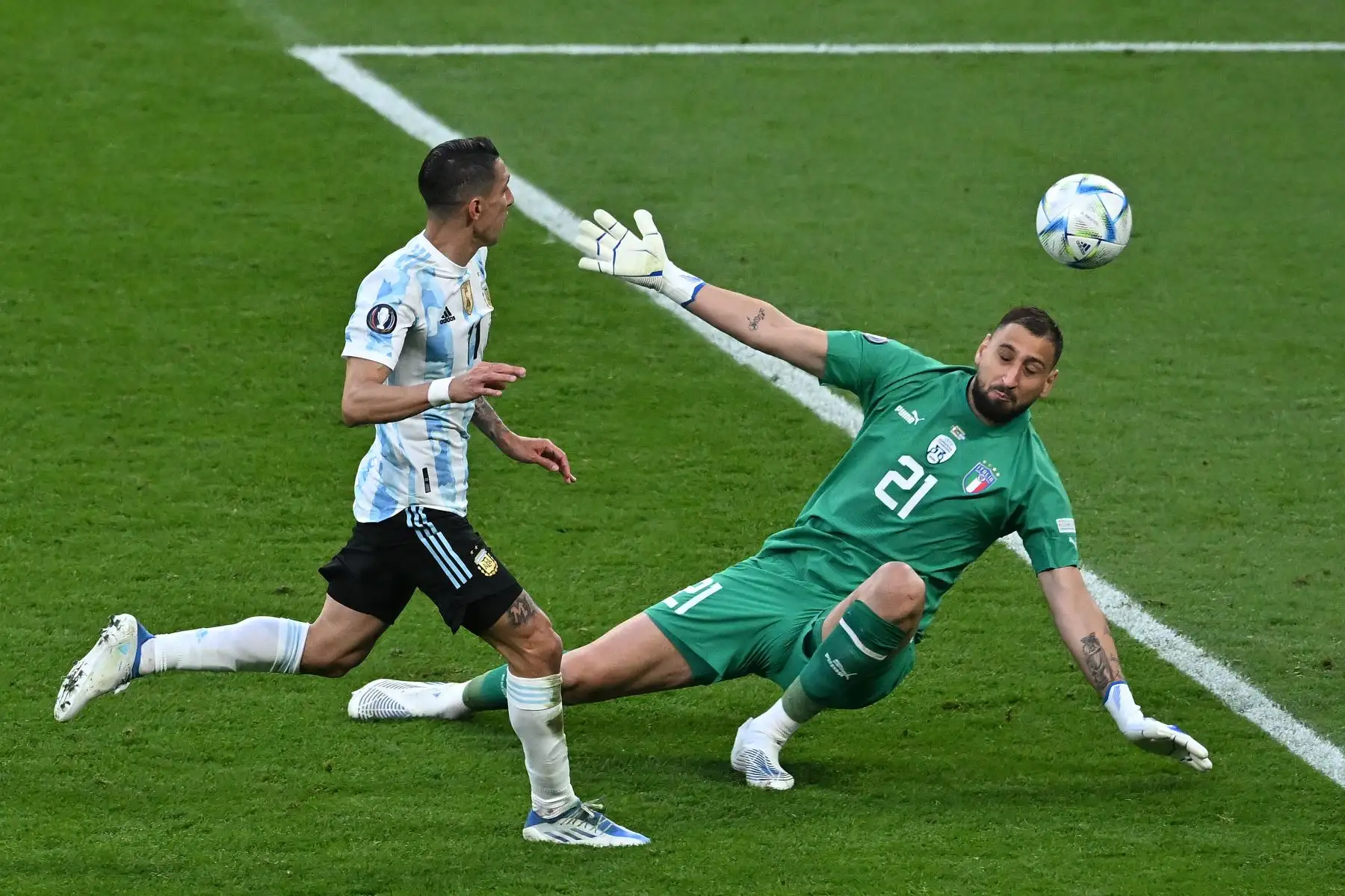 Acostumbrado a marcar en finales, Di María marcó en la finalísima frente a Italia. Foto: AFP