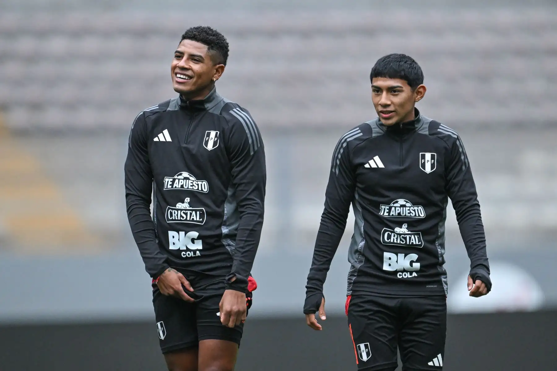 Perú llega al reinicio del premundial sudamericano en la última posición de la tabla, con dos puntos en seis fechas, mientras que los cafeteros son terceros con doce unidades. Foto: FPF