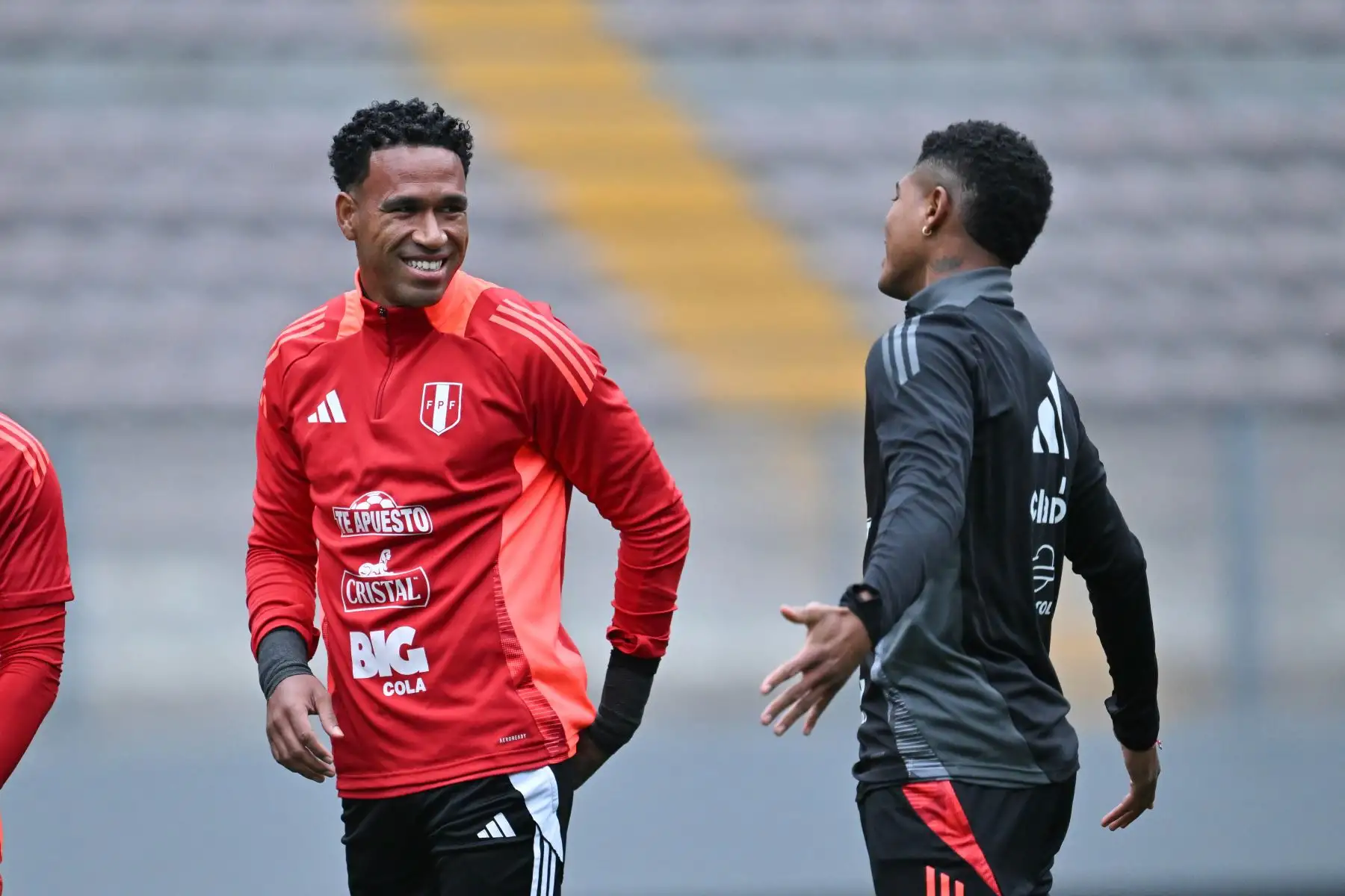 En su lugar llamó al joven atacante Maxloren Castro, de 16 años, del Sporting Cristal. Foto: FPF