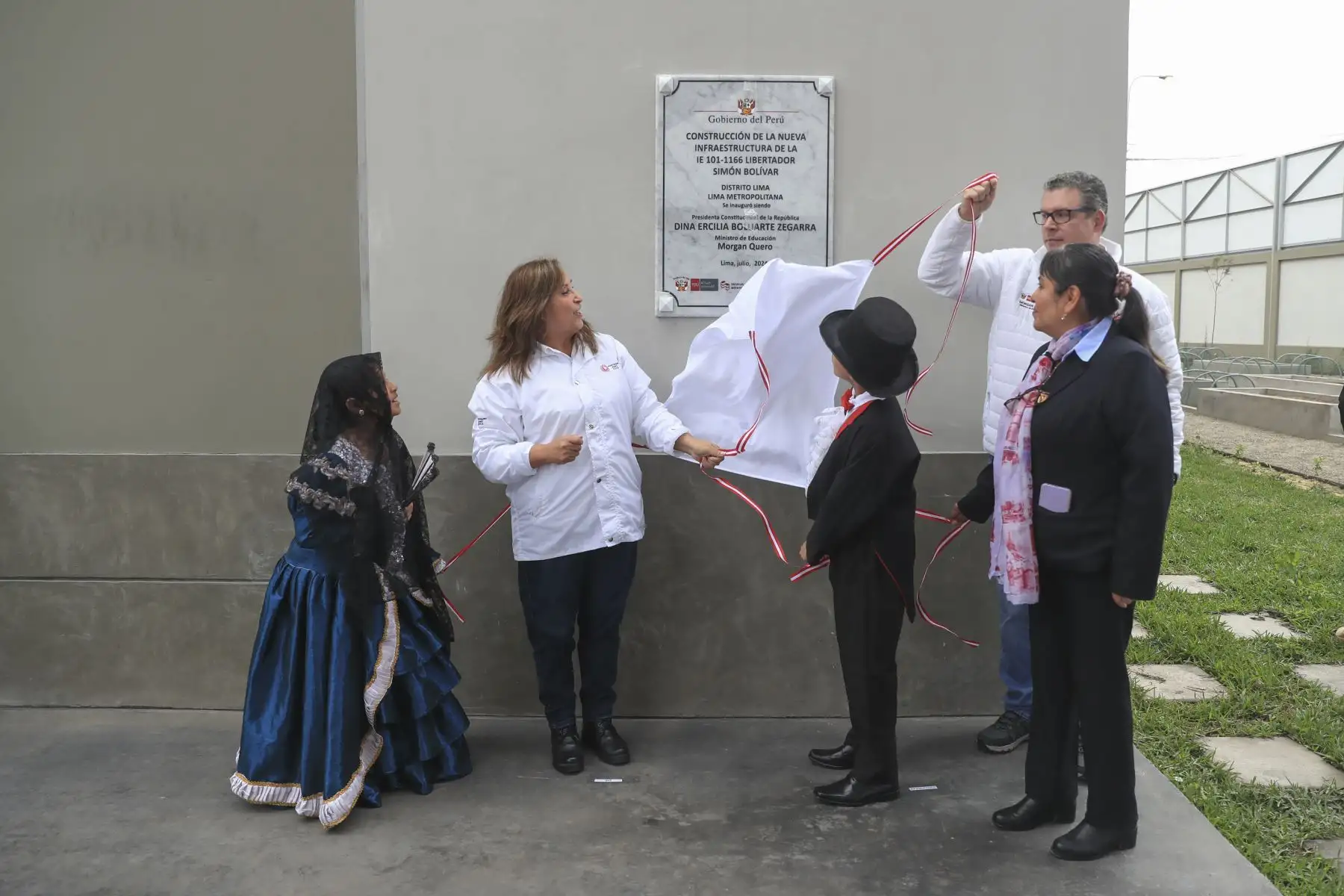 La presidenta de la república, Dina Ercilia Boluarte Zegarra, participa en la inauguración de la decimosegunda #EscuelaBicentenario, I. E. N.° 101-1166 Simón Bolívar en el Cercado de Lima. Foto: ANDINA/Prensa Presidencia