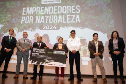 El titular del Ambiente destacó que las ANP y su biodiversidad generan una dinámica económica que beneficia a las comunidades. Foto: ANDINA/Minam