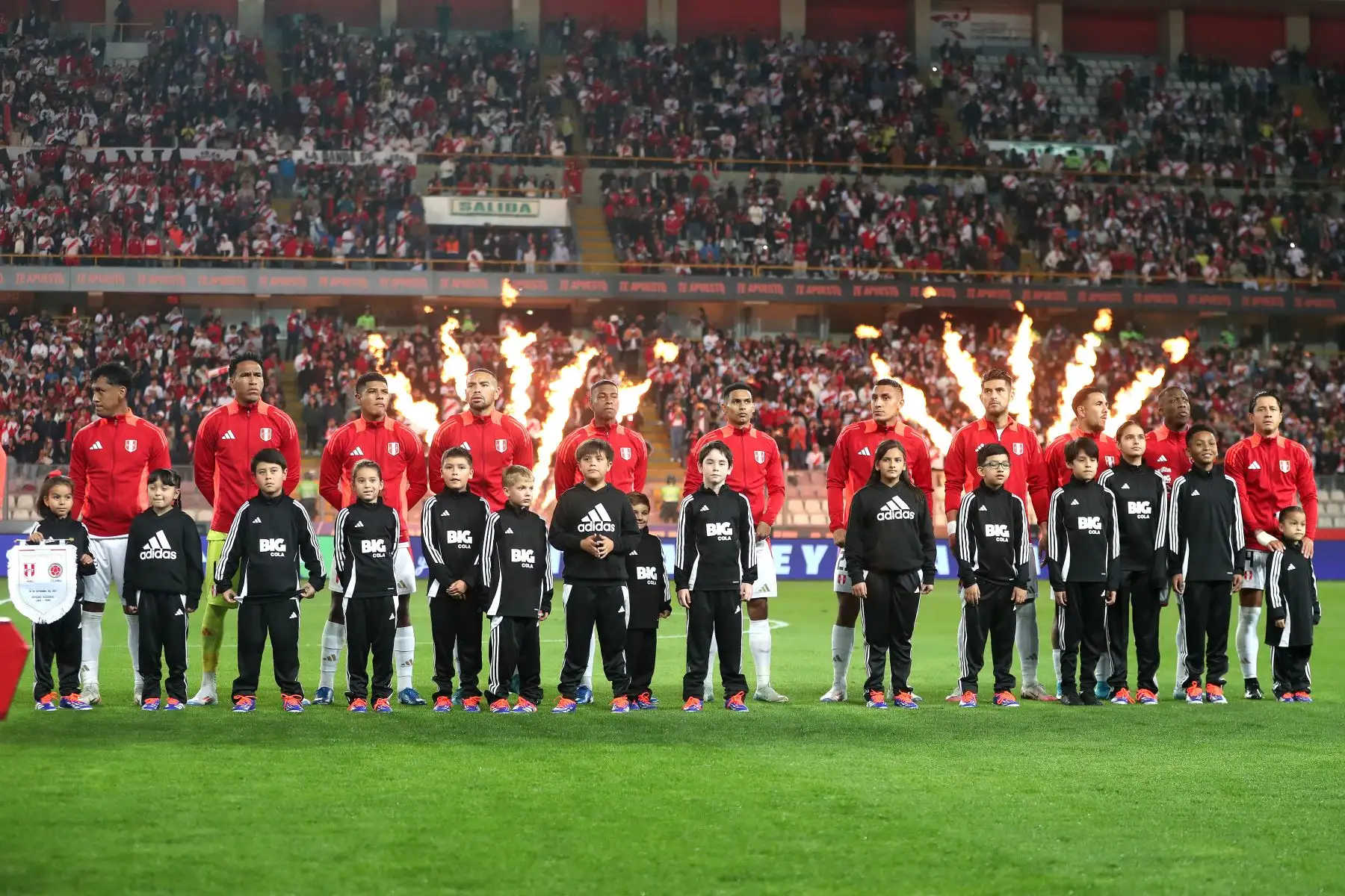 Las selecciones de Perú y Colombia se enfrentan en el Estadio Nacional de la ciudad de Lima, en el partido de fútbol por la fecha 7 de las Eliminatorias rumbo al Mundial 2026. Foto: ANDINA / Lino Chipana.
