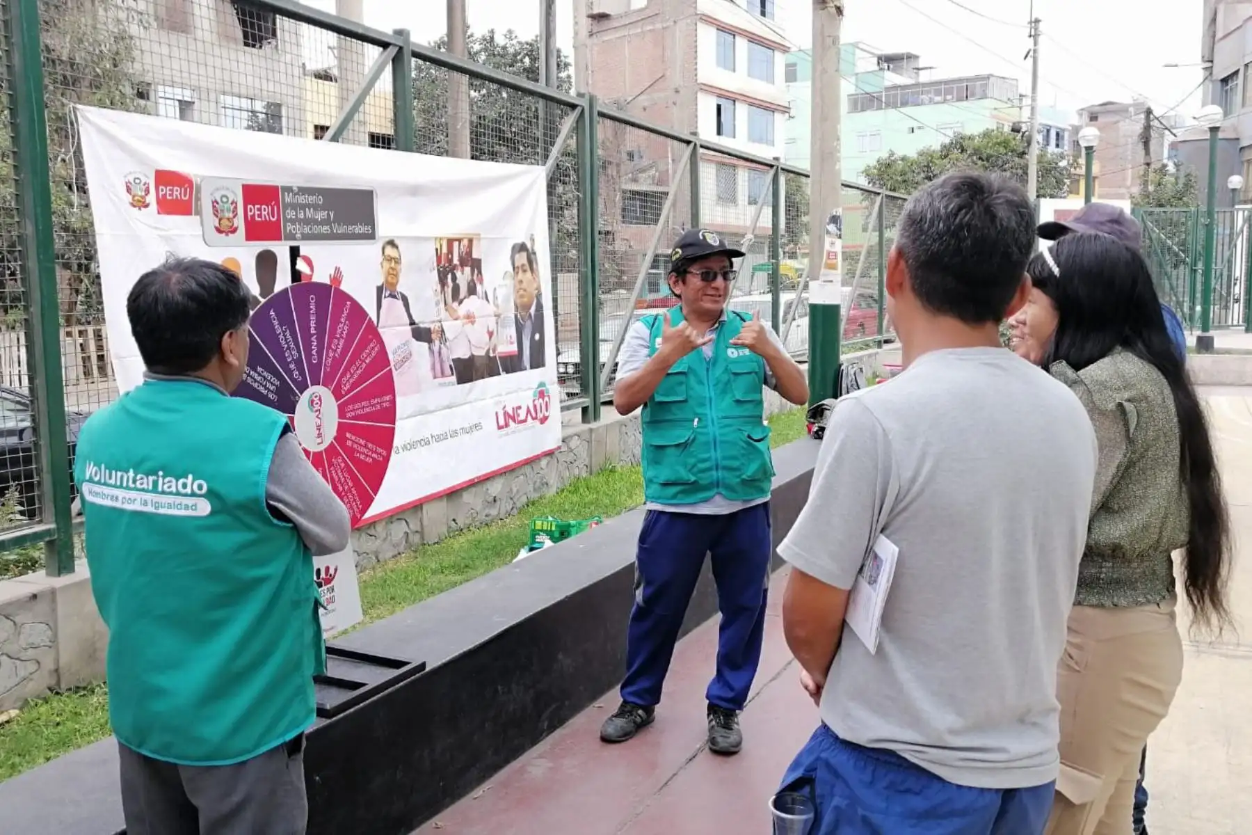 El colectivo “Hombres por la Igualdad” es una iniciativa del Programa Nacional Aurora, parte del Ministerio de la Mujer y Poblaciones Vulnerables (MIMP), el cual se encarga de concientizar a los hombres acerca de la violencia en contra de las mujeres. Fotos: ANDINA/Difusión