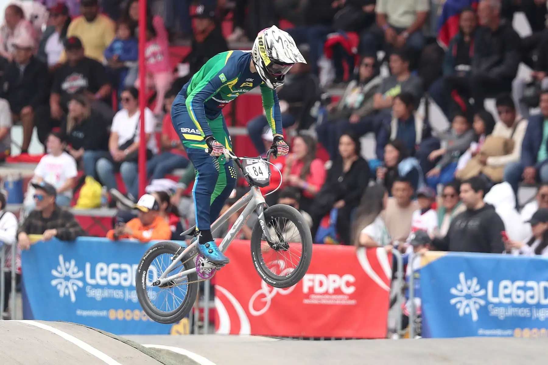 Campeonato Iberoamericano de BMX Racing 2024.
Participan: Argentina, Aruba, Bolivia, Brasil, Chile, Costa Rica, Ecuador, México y Perú.
Un hito deportivo que une a naciones de habla hispana y portuguesa.
Complejo Panamericano Costa Verde.
Foto: ANDINA / Lino Chipana.