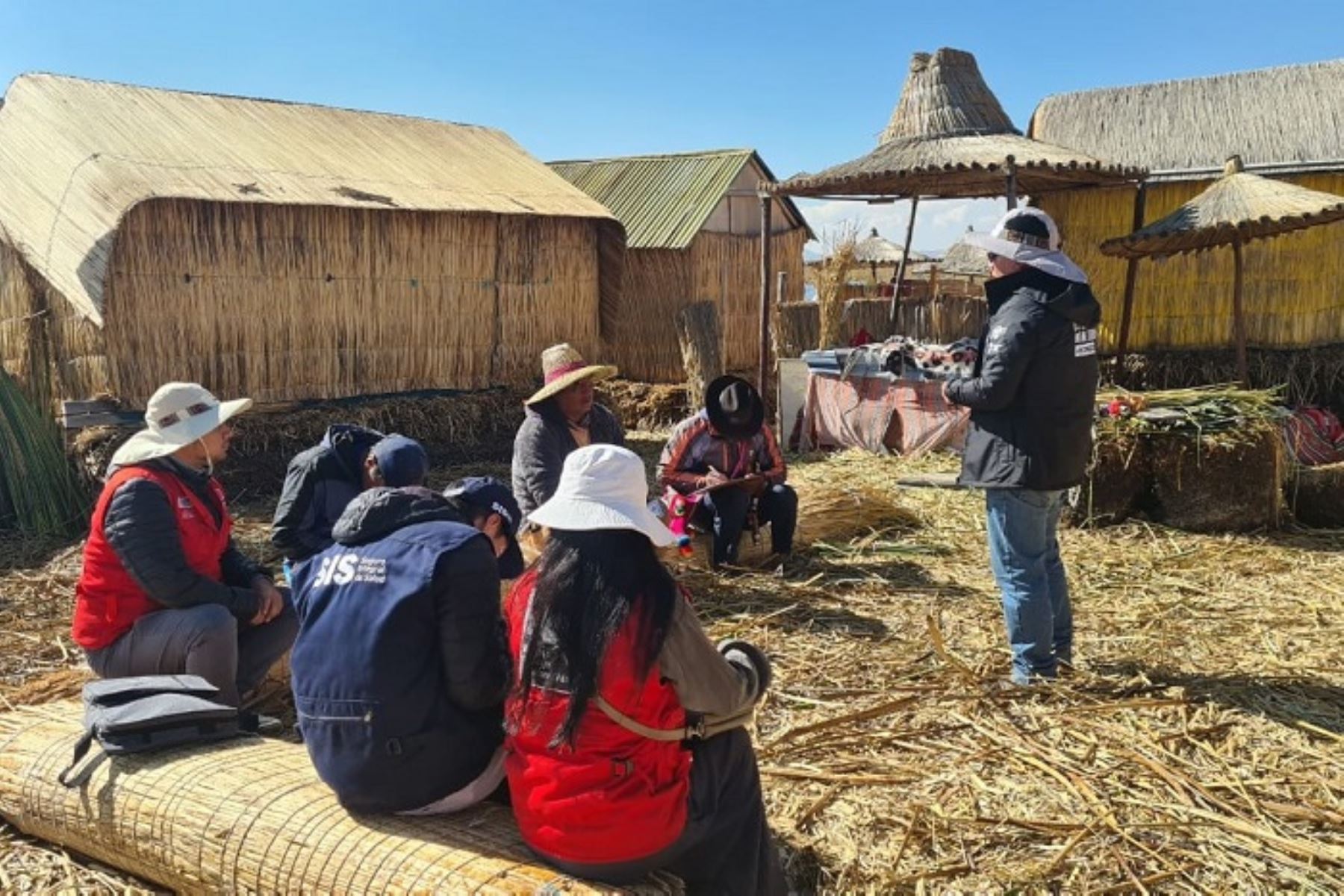 La comunidad de la Isla Capi Uros, en el distrito de Huata (región Puno) fue la primera en recibir diversos servicios de la Plataforma Itinerantes de Acción Social Lago Titicaca I