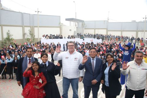 En el cerro San Cosme, en La Victoria, se inauguró la 13.ª escuela de un total de 75 que se construyen en Lima y 9 regiones del país. Foto: Difusión