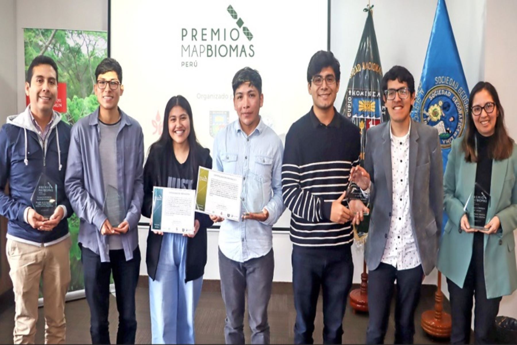 Por primera vez, Perú incorpora en el RAGEI 2021 estimación de emisiones de gases de efecto invernadero en cobertura vegetal afectada por incendios forestales entre 2017 y 2021.
