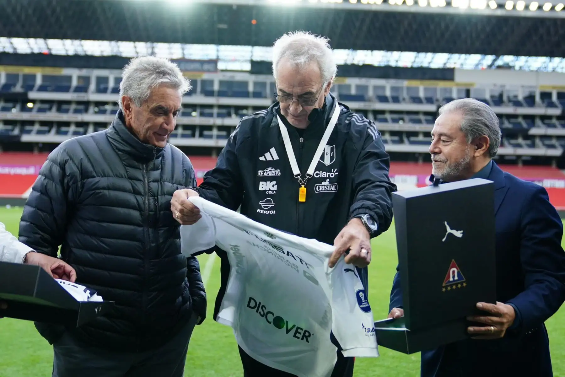 Palmarés global: A lo largo de su carrera como entrenador, ha ganado múltiples títulos internacionales incluyendo la Copa Sudamericana y la Recopa Sudamericana con LDU Quito, además de ligas nacionales en Uruguay, Paraguay, Qatar y Perú. Foto: ANDINA/Difusión