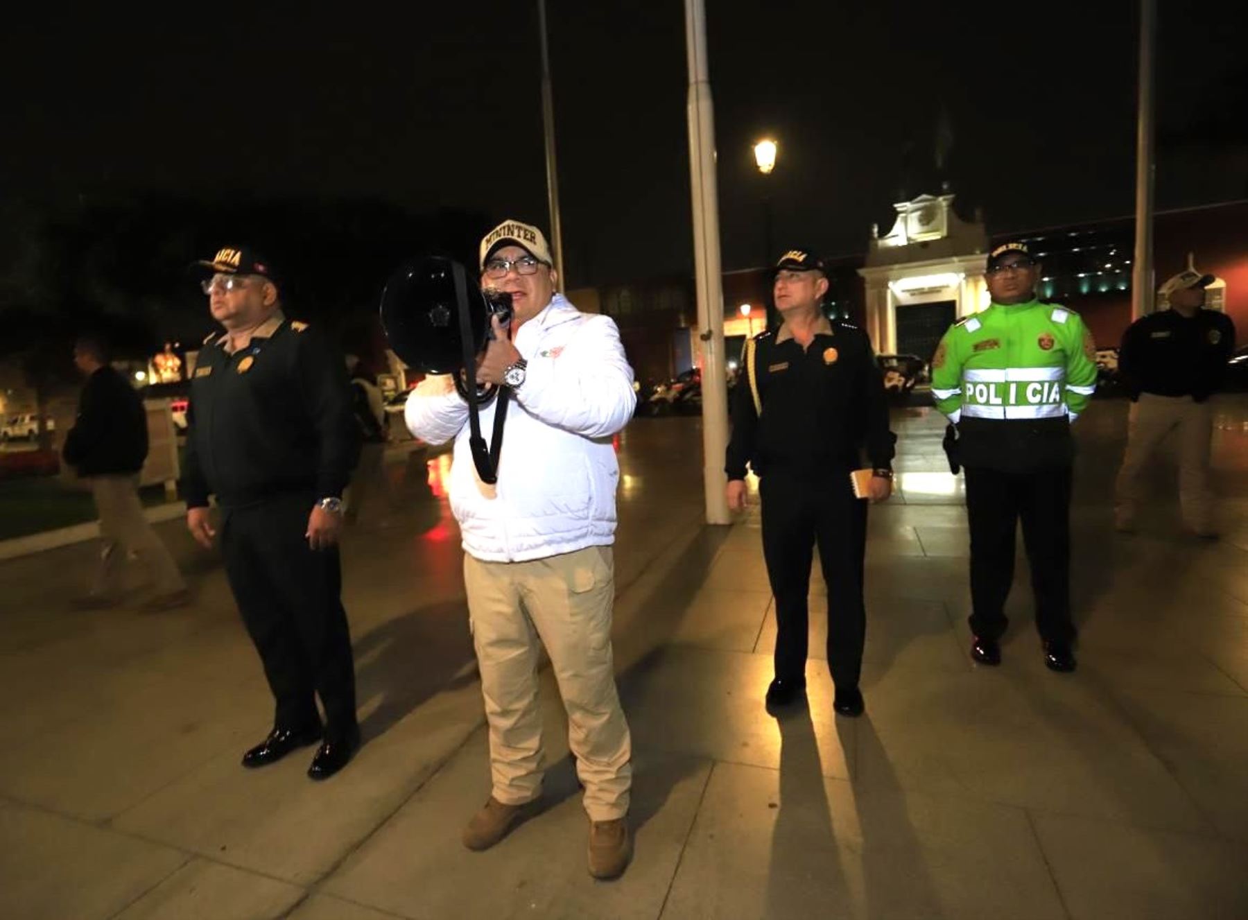 El ministro del Interior, Juan José Santiváñez, participa del megaoperativo que ejecuta la Policía Nacional en las provincias de Trujillo y Virú, en La Libertad.