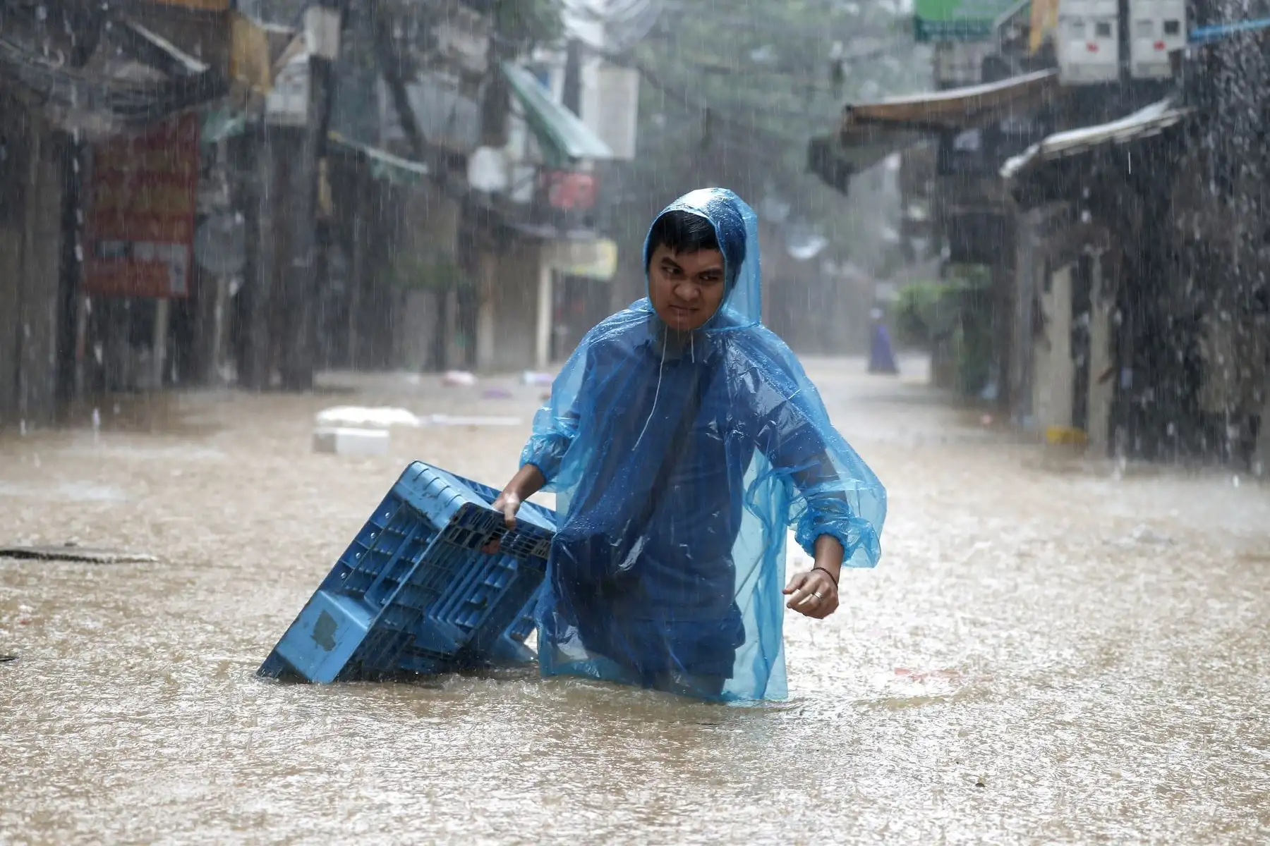 El río Rojo se desborda y causa graves inundaciones en Hanoi tras el tifón Yagi. Foto: EFE