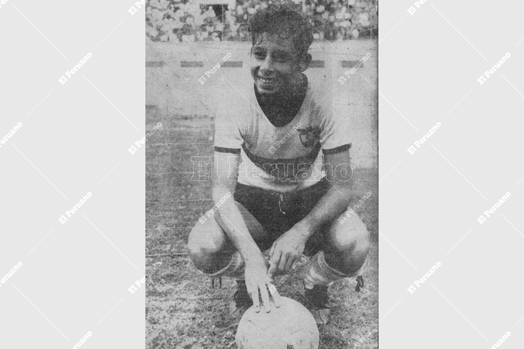 Lima - 18 julio 1965 / Roberto Chale el día de su debut en el fútbol profesional. Fue la revelación en el triunfo del Centro Iqueño por 4-1 sobre Ciclista Lima. Foto: Archivo Histórico de El Peruano