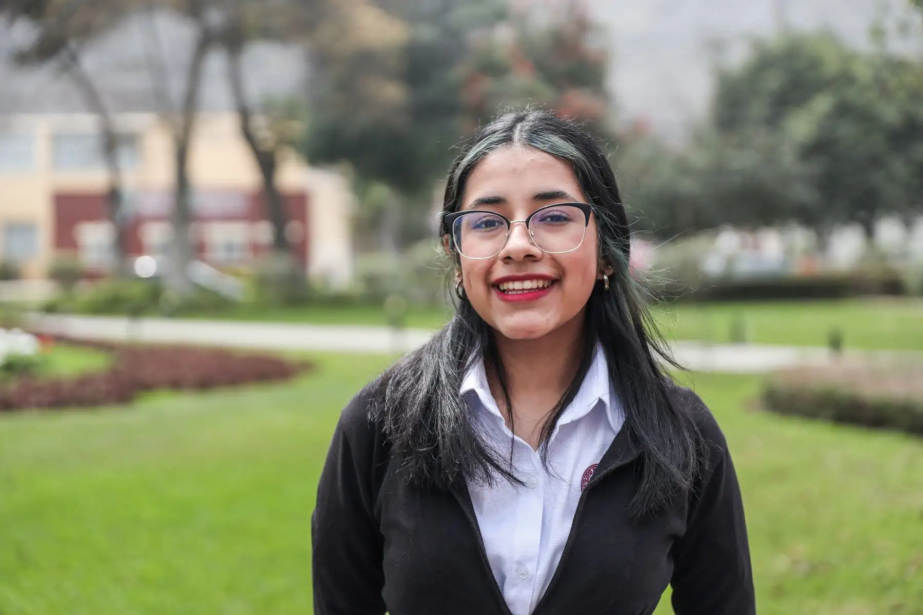 Ella es Astrid Silva Guerra de la especialidad de Ingeniería Petroquímica, quien fue reconocida por ubicarse entre los primeros puestos en el examen de admisión 2024-2 de la UNI. Foto: ANDINA/ Connie Calderon