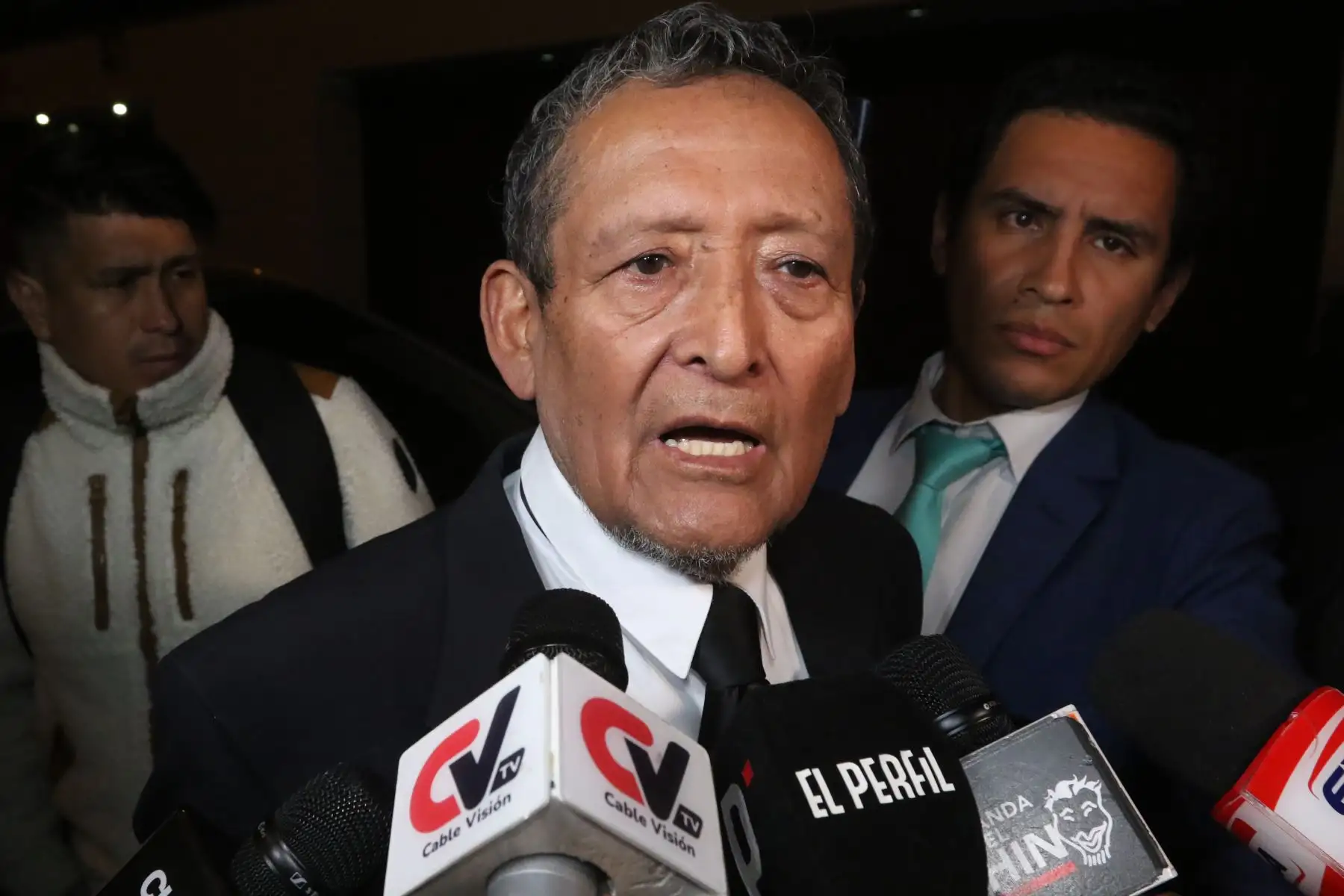 JNE convoca a Absalón Vásquez para que asuma como senador en reemplazo de López Aliaga