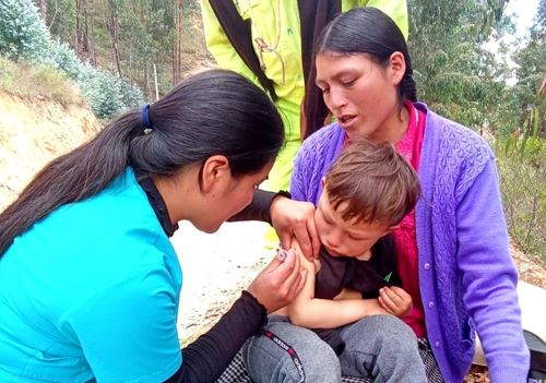 Autoridades de Salud de Cajamarca esperan aplicar 254,636 dosis en barrido de vacunación contra la polio y sarampión. ANDINA/Difusión