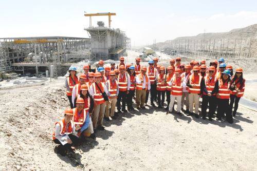 Representantes de economías del APEC visitaron las instalaciones de la mina Cerro Verde en Arequipa, acompañados del ministro de Energía y Minas, Rómulo Mucho. Foto: Cortesía.