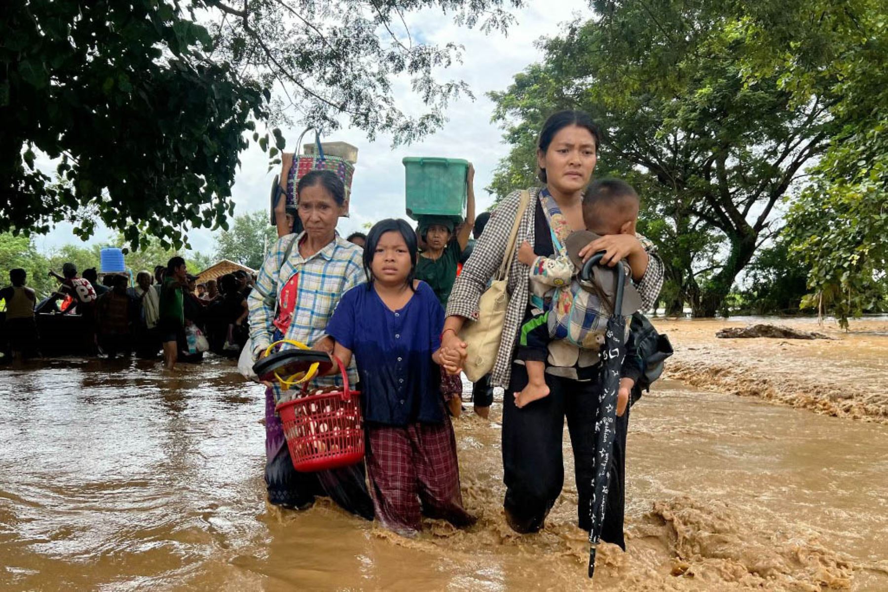 El tifón Yagi provocó un colosal diluvio de lluvia que inundó una franja del norte de Vietnam, Laos, Tailandia y Myanmar, provocando deslizamientos de tierra mortales e inundaciones generalizadas de ríos. Foto: AFP