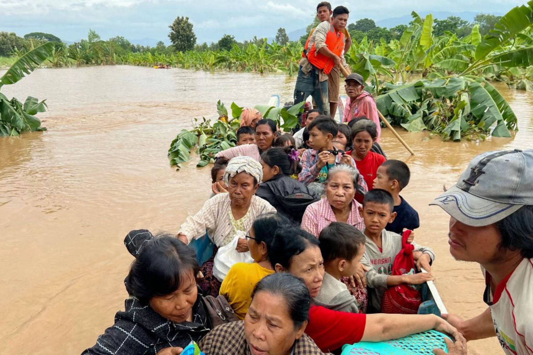 El tifón Yagi provocó un colosal diluvio de lluvia que inundó una franja del norte de Vietnam, Laos, Tailandia y Myanmar, provocando deslizamientos de tierra mortales e inundaciones generalizadas de ríos. Foto: AFP