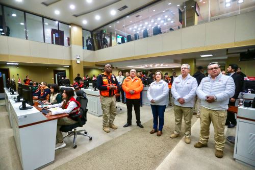 Presidenta Boluarte coordina ayuda humanitaria a poblaciones afectadas por incendios