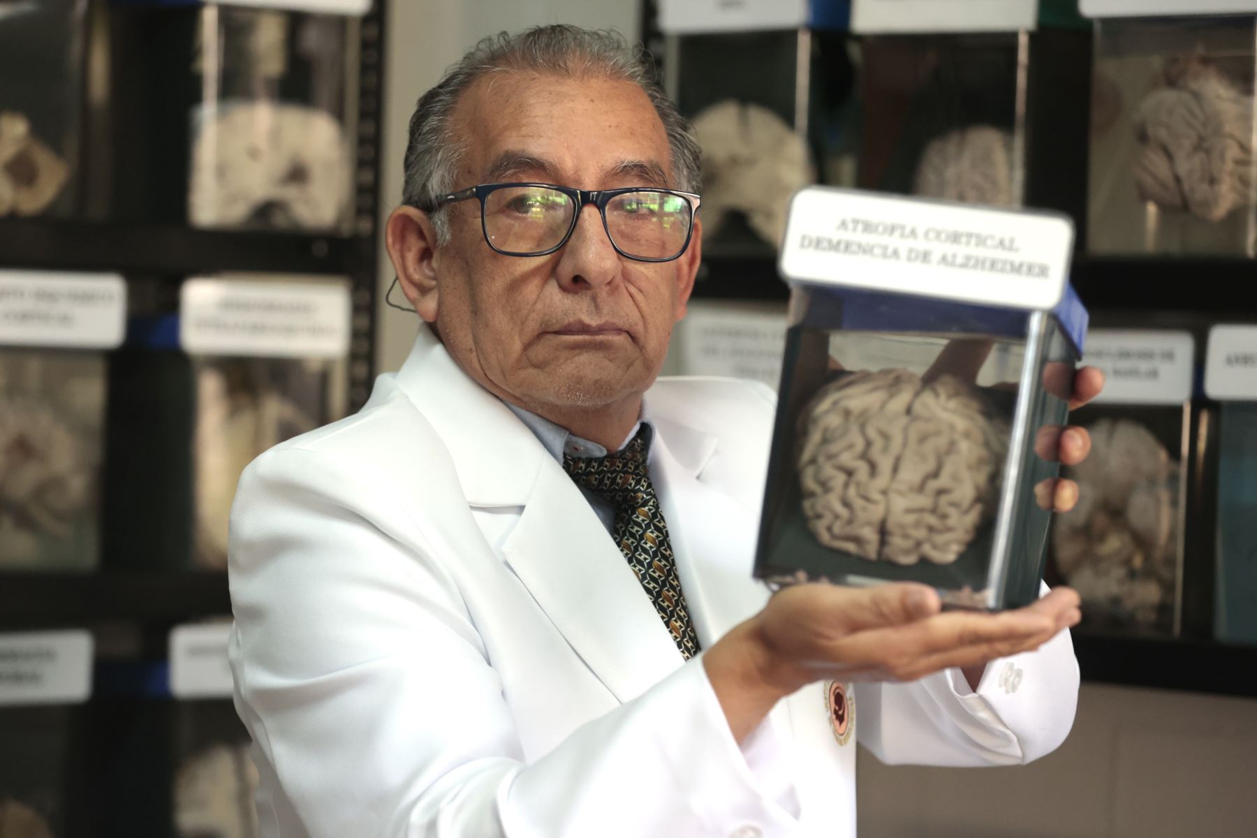 El neurólogo Danilo Sánchez Coronel es director de Neurología Clínica en el Instituto Nacional de Ciencias Neurológicas (INCN), donde trabaja desde hace casi tres décadas.  ANDINA/Vidal Tarqui