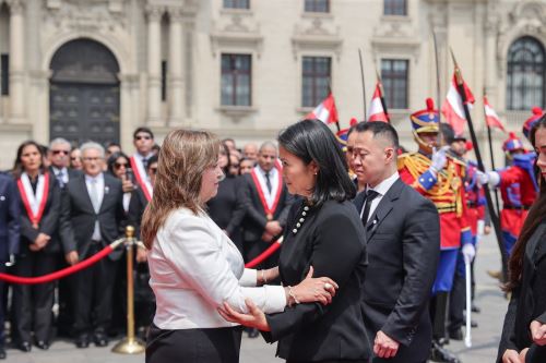 Presidenta Dina Boluarte recibe cortejo fúnebre del expresidente Alberto Fujimori