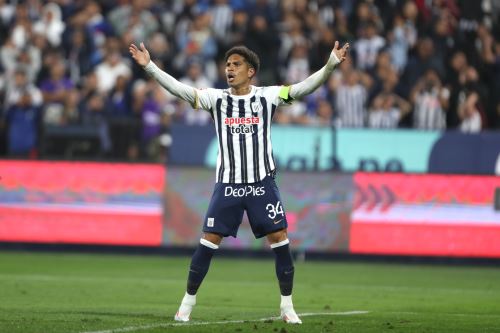 El jugador Paolo Guerrero  de Alianza Lima hace su debut  ante el club Carlos Mannucci por la fecha 10 del  Torneo Clausura 2024 en el estadio Alejandro Villanueva .Foto: ANDINA/ Lino Chipana