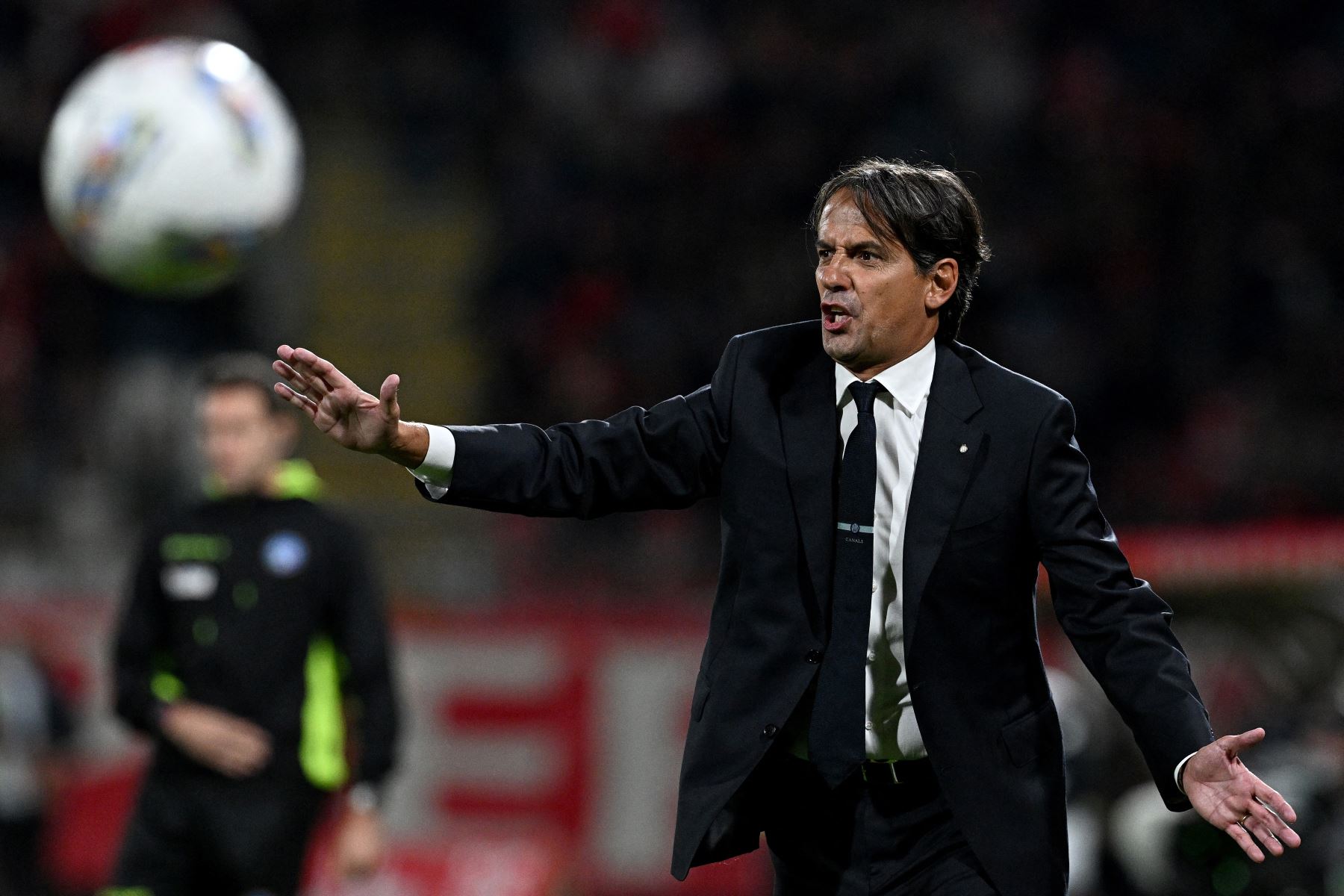 El entrenador italiano del Inter de Milán, Simone Inzaghi, reacciona durante el partido de fútbol de la Serie A italiana entre el AC Monza y el Inter de Milán en el estadio Brianteo de Monza.
Foto: AFP