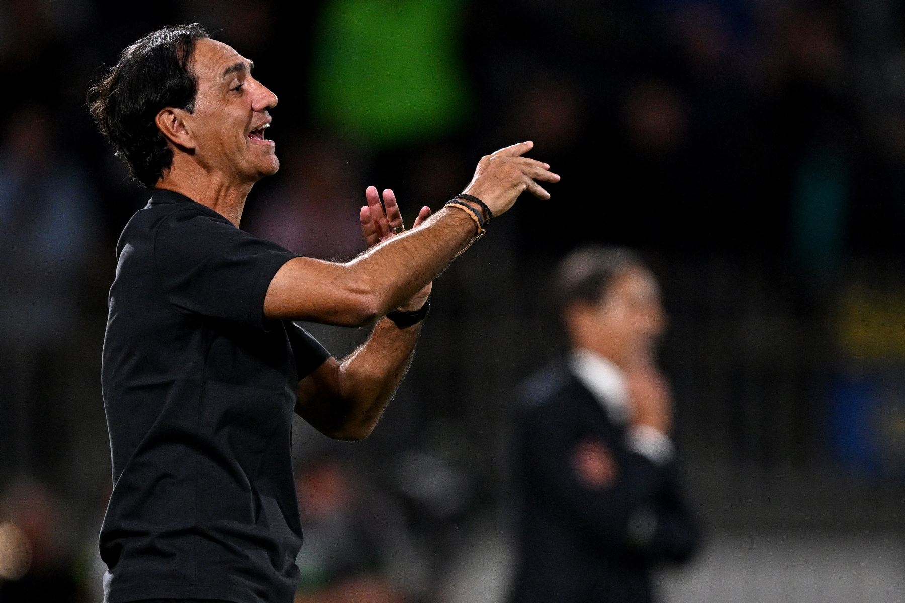 El entrenador italiano de Monza, Alessandro Nesta, hace gestos durante el partido de fútbol de la Serie A italiana entre el AC Monza y el Inter de Milán en el estadio Brianteo de Monza.
Foto: AFP