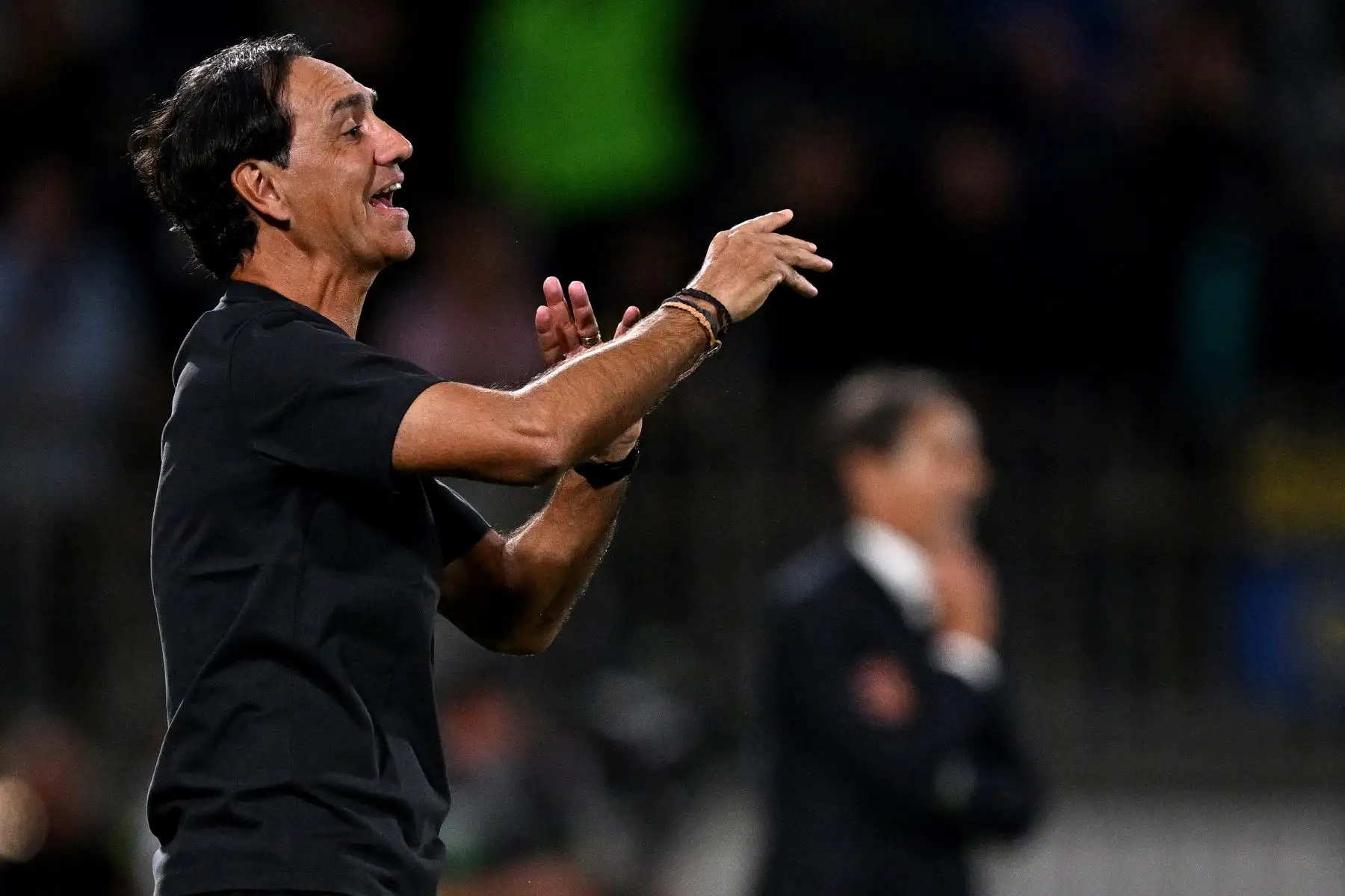 El entrenador italiano de Monza, Alessandro Nesta, hace gestos durante el partido de fútbol de la Serie A italiana entre el AC Monza y el Inter de Milán en el estadio Brianteo de Monza.
Foto: AFP