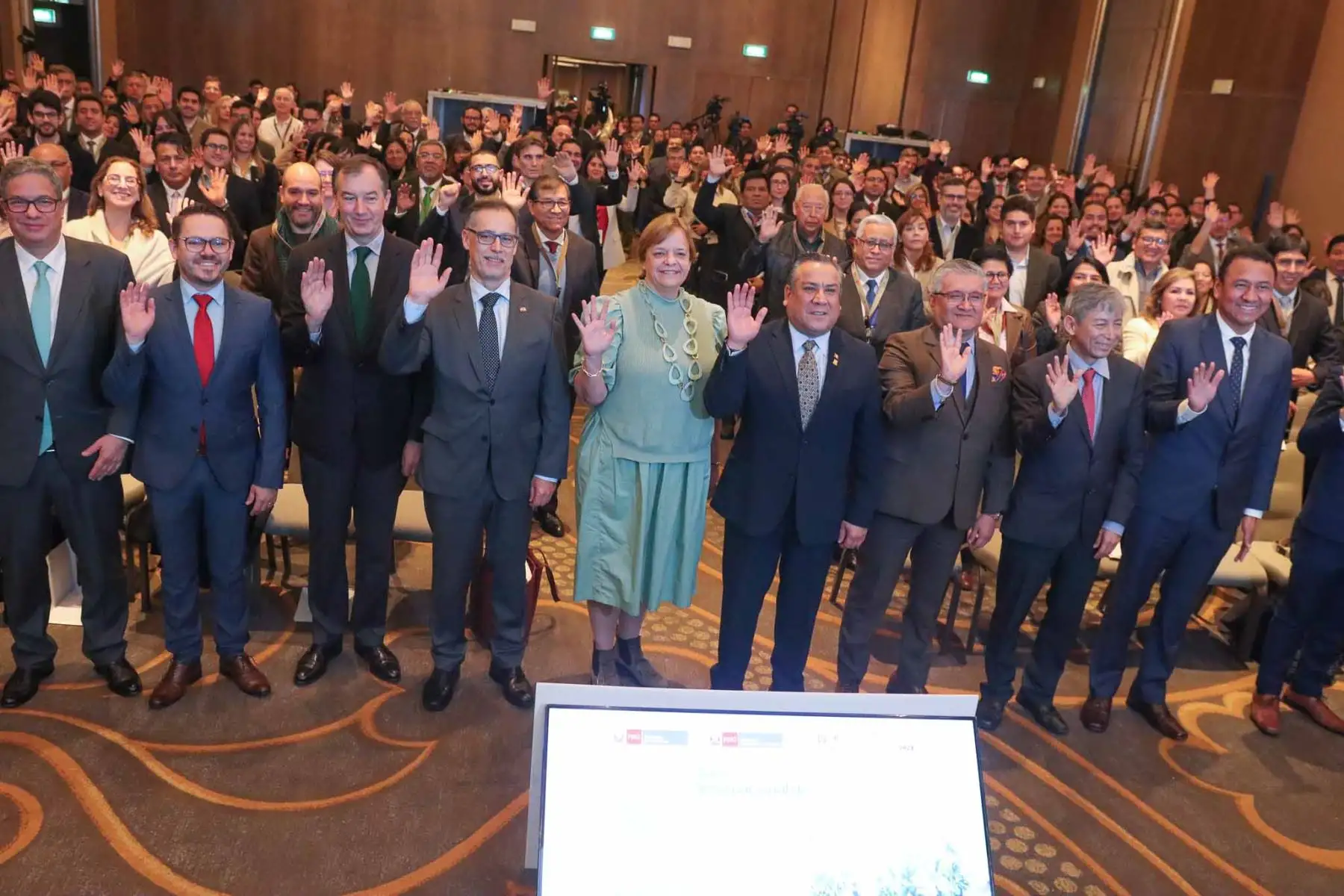Se inauguró el Primer Foro Internacional de Finanzas Verdes. En el acto inaugural estuvieron presentes el presidente del Consejo de Ministros, Gustavo Adrianzén, el ministro del Ambiente, Juan Carlos Castro, y el ministro de Economía y Finanzas, José Arista. Foto: ANDINA / Lino Chipana