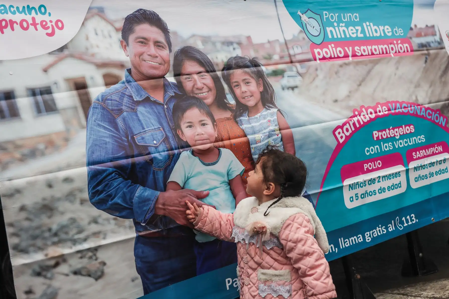 El Ministerio de Salud inauguró el “Barrido nacional de vacunación contra el sarampión”, campaña realizada en el distrito de Villa María del Triunfo con el objetivo de proteger a más de 2.8 millones de niños. La ceremonia contó con la presencia del ministro de Salud, César Vásquez. Foto: ANDINA/ Connie Calderon