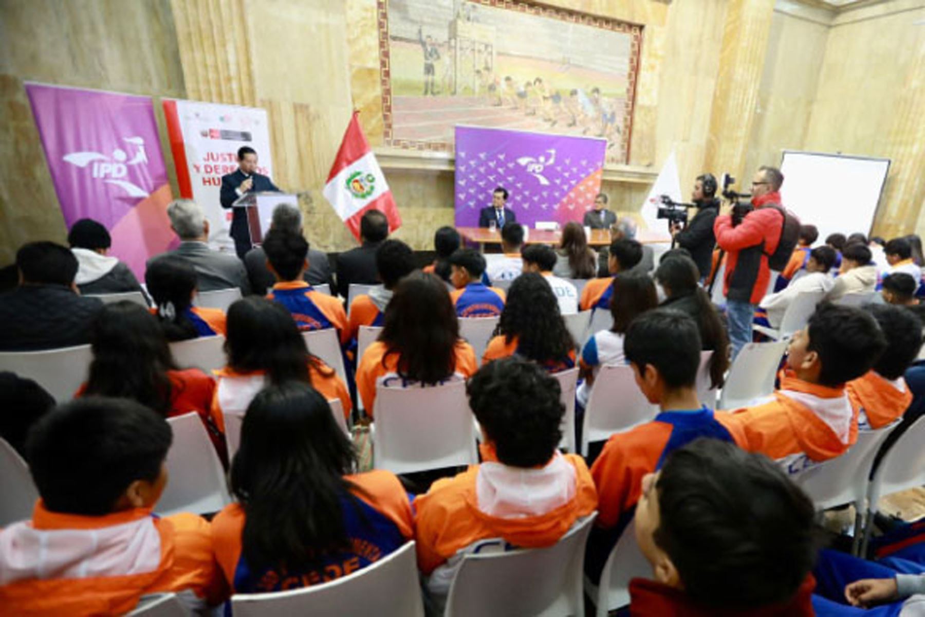 Ministro de Justicia, Eduardo Arana, dio inicio a ciclo de charlas para estudiantes. ANDINA