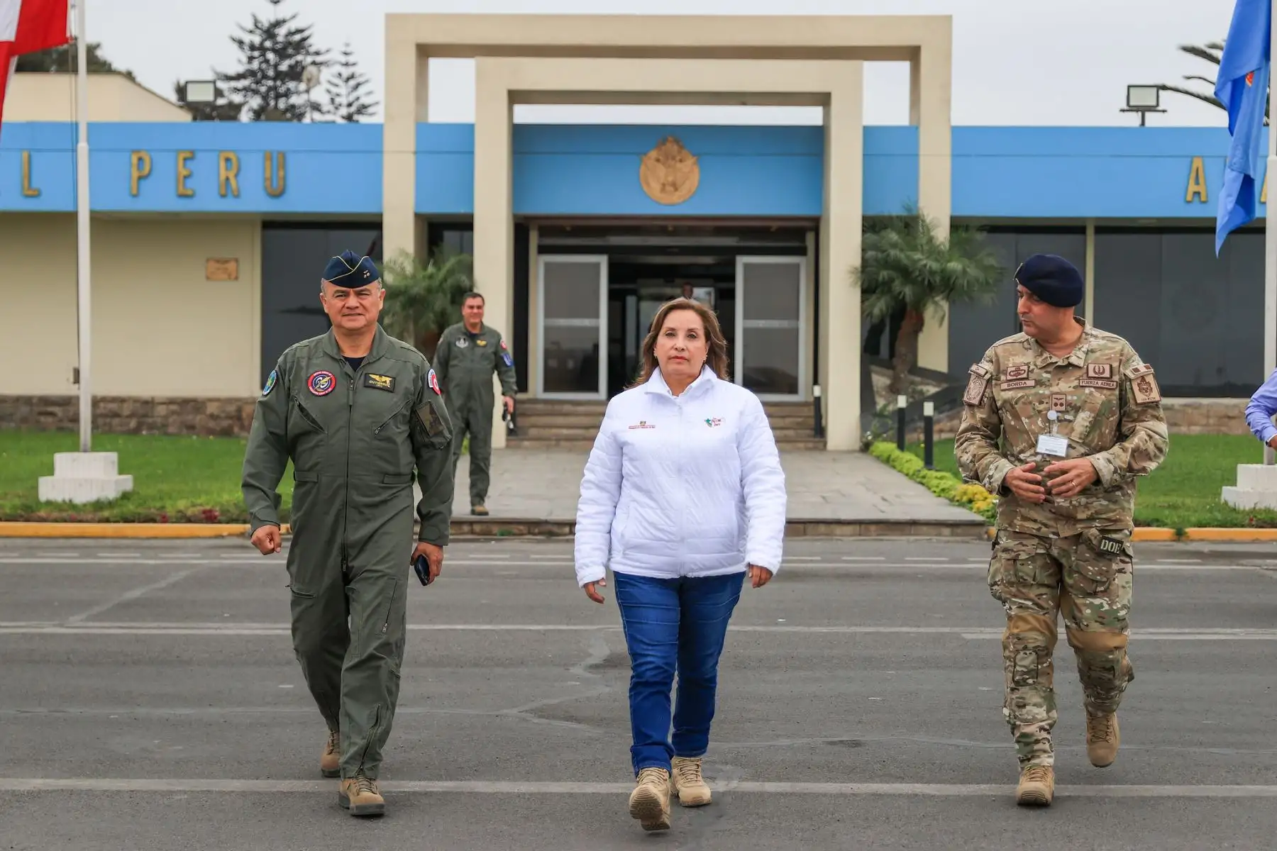 Presidenta Dina Boluarte sobrevuela  zonas afectadas por los incendios forestales en la región Amazonas.
Foto: ANDINA/Prensa Presidencia