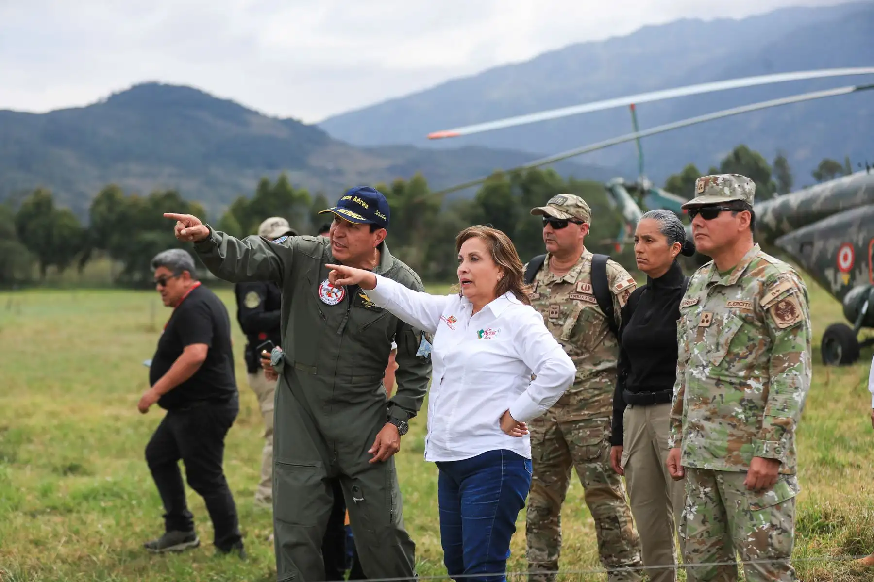 Presidenta Dina Boluarte sobrevuela  zonas afectadas por los incendios forestales en la región Amazonas.
Foto: ANDINA/Prensa Presidencia