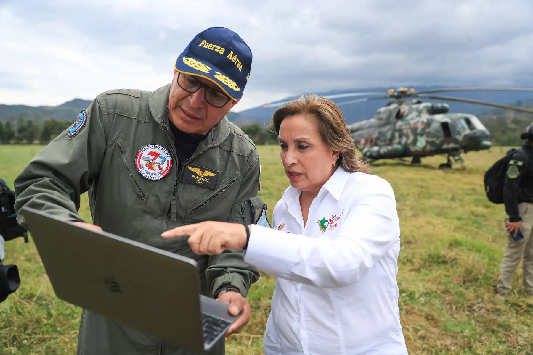 Presidenta Dina Boluarte sobrevuela  zonas afectadas por los incendios forestales en la región Amazonas.
Foto: ANDINA/Prensa Presidencia