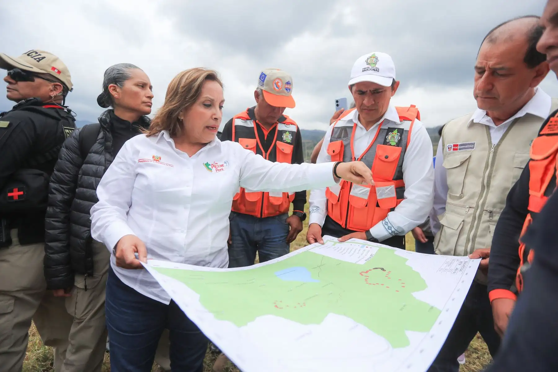 Presidenta Dina Boluarte sobrevuela  zonas afectadas por los incendios forestales en la región Amazonas.
Foto: ANDINA/Prensa Presidencia