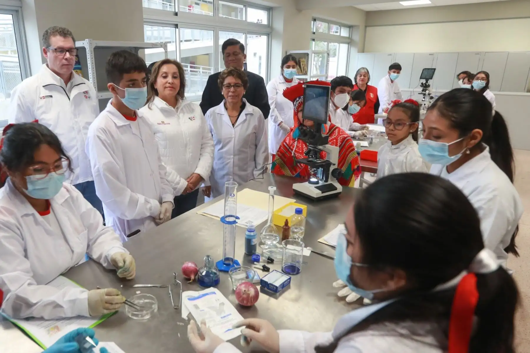 Presidenta Dina Boluarte, inaugura la decimocuarta Escuela Bicentenario; la I. E. 3080 Perú-Canadá ubicada en el distrito de Los Olivos. Foto: ANDINA/Prensa Presidencia