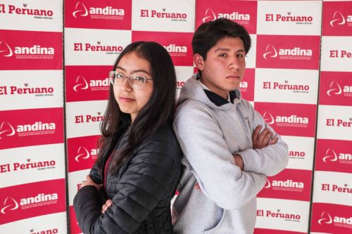 Sara Brener y Werner Villacorta tienen 17 años y su sueño es aportar al Perú con su conocimiento. Ingresaron a la UNI ocupando el primer puesto de sus carreras, estudiando más de 10 horas diarias.  ANDINA