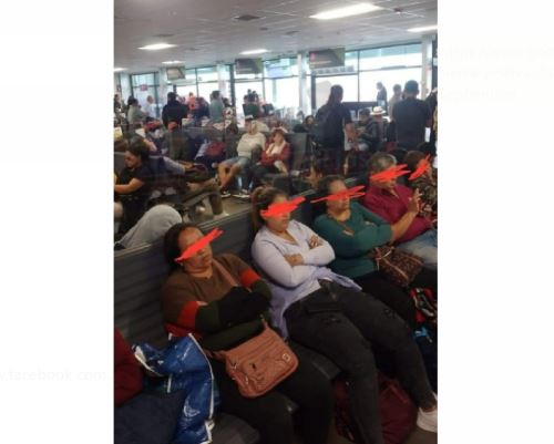 Cientos de pasajeros se encuentran varados en el aeropuerto de Pucallpa debido a que varios vuelos fueron reprogramados debido a la densa humareda que cubre la zona. Foto: Facebook/Hugo Takeuchi