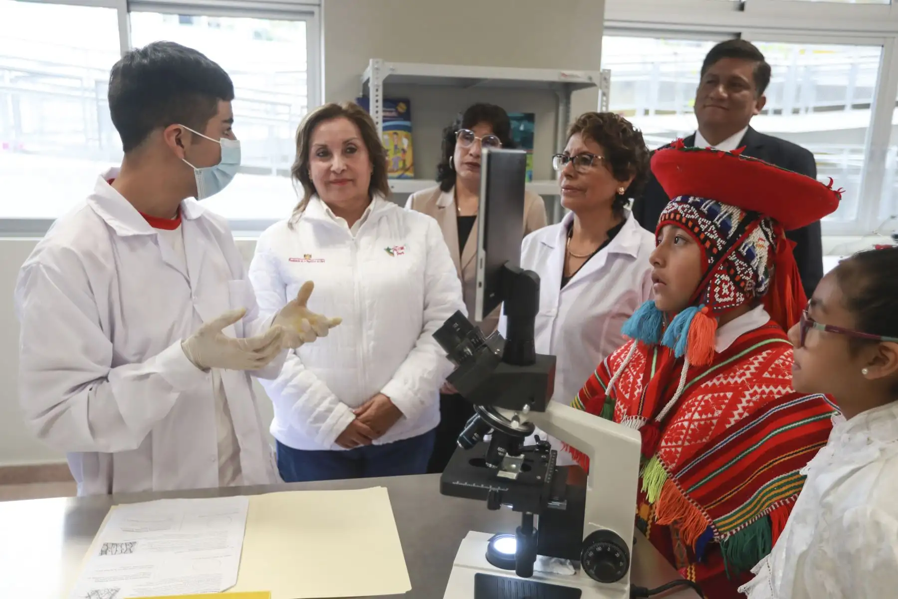 Presidenta Dina Boluarte, inaugura la decimocuarta Escuela Bicentenario; la I. E. 3080 Perú-Canadá ubicada en el distrito de Los Olivos. Foto: ANDINA/Prensa Presidencia