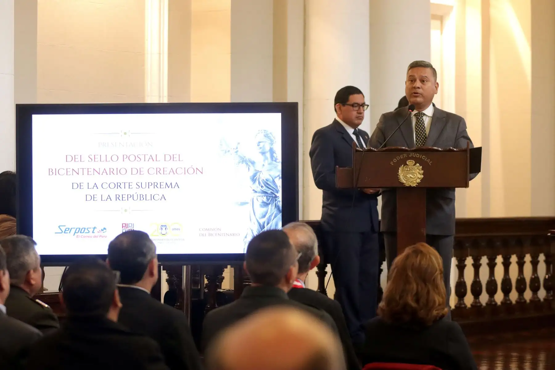 Serpost entrega a la Corte Suprema estampilla postal por su Bicentenario. En la ceremonia, participó el presidente del Poder Judicial, Javier Arévalo Vela y el presidente de Serpost, Gustavo Gonzales de Otoya La torre. 
 Foto : ANDINA / Lino Chipana.
