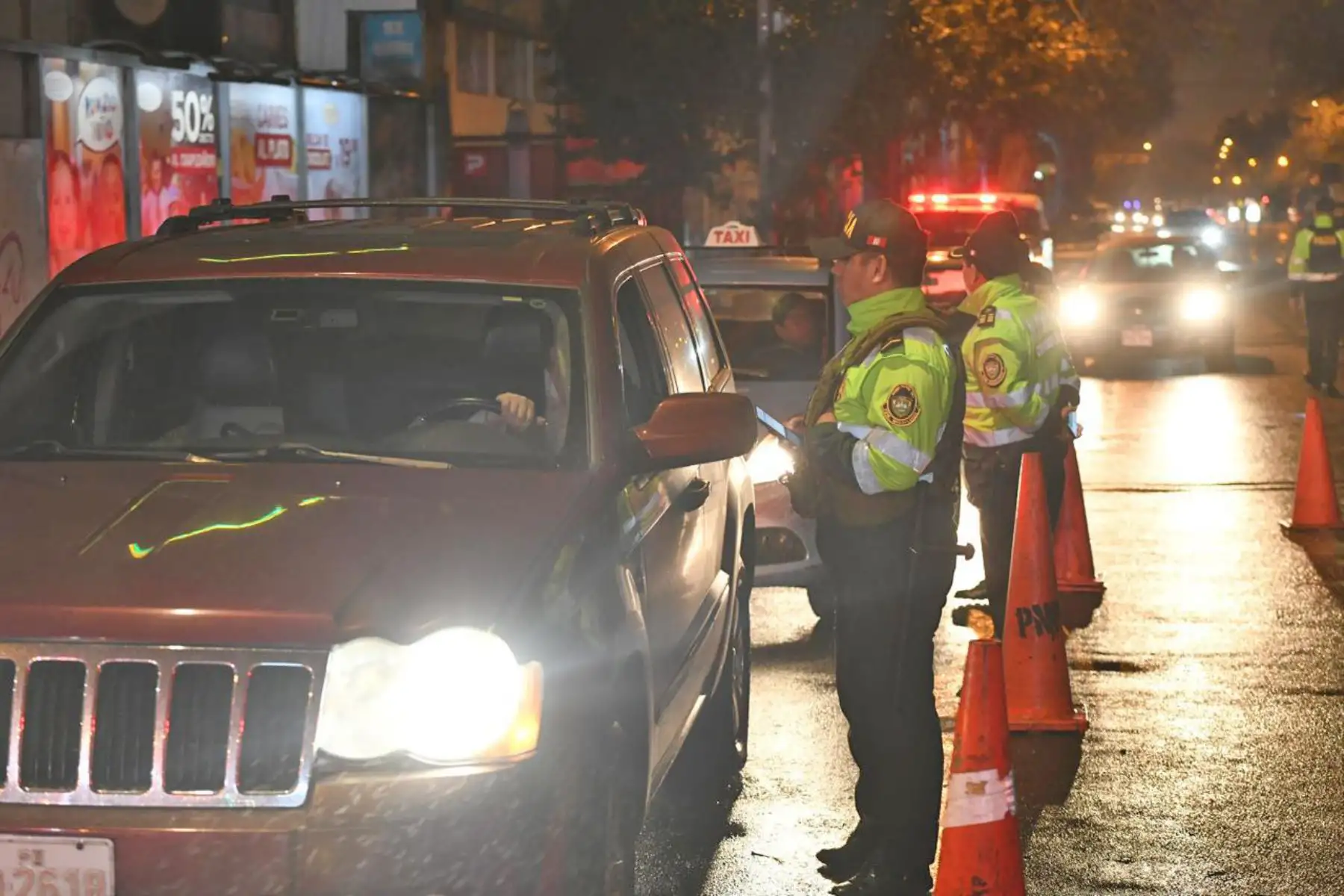 Policía Nacional, ejecuta un nuevo operativo en Lima con 2617 efectivos, 408 patrulleros y 277 motos para brindar seguridad a la población desde tempranas horas. Foto: Mininter
